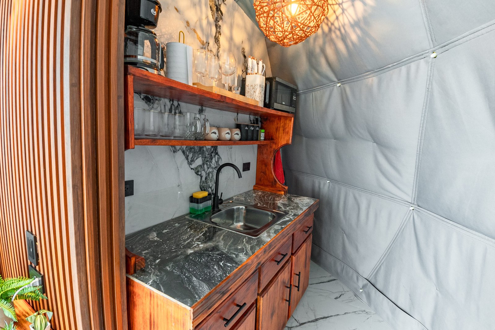 Volcano Glamping 003
