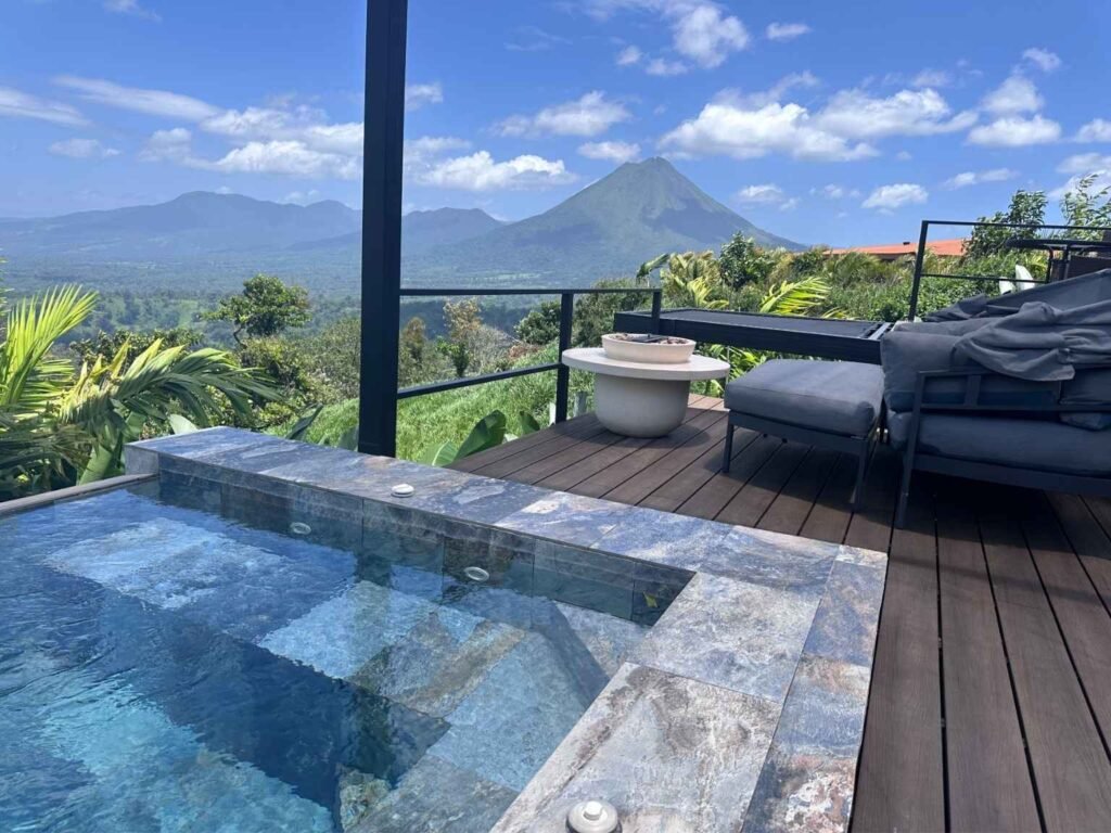 Glamping romántico con vistas espectaculares al Volcán Arenal, Costa Rica
