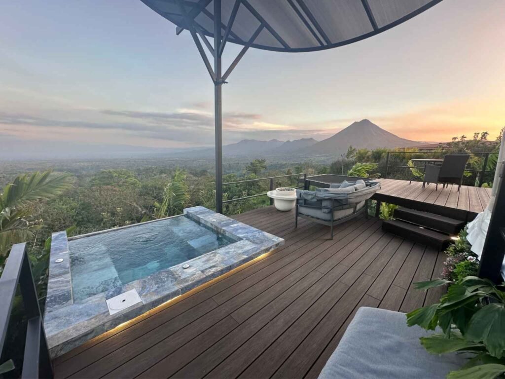 DOMO TIERRA ATARDECER